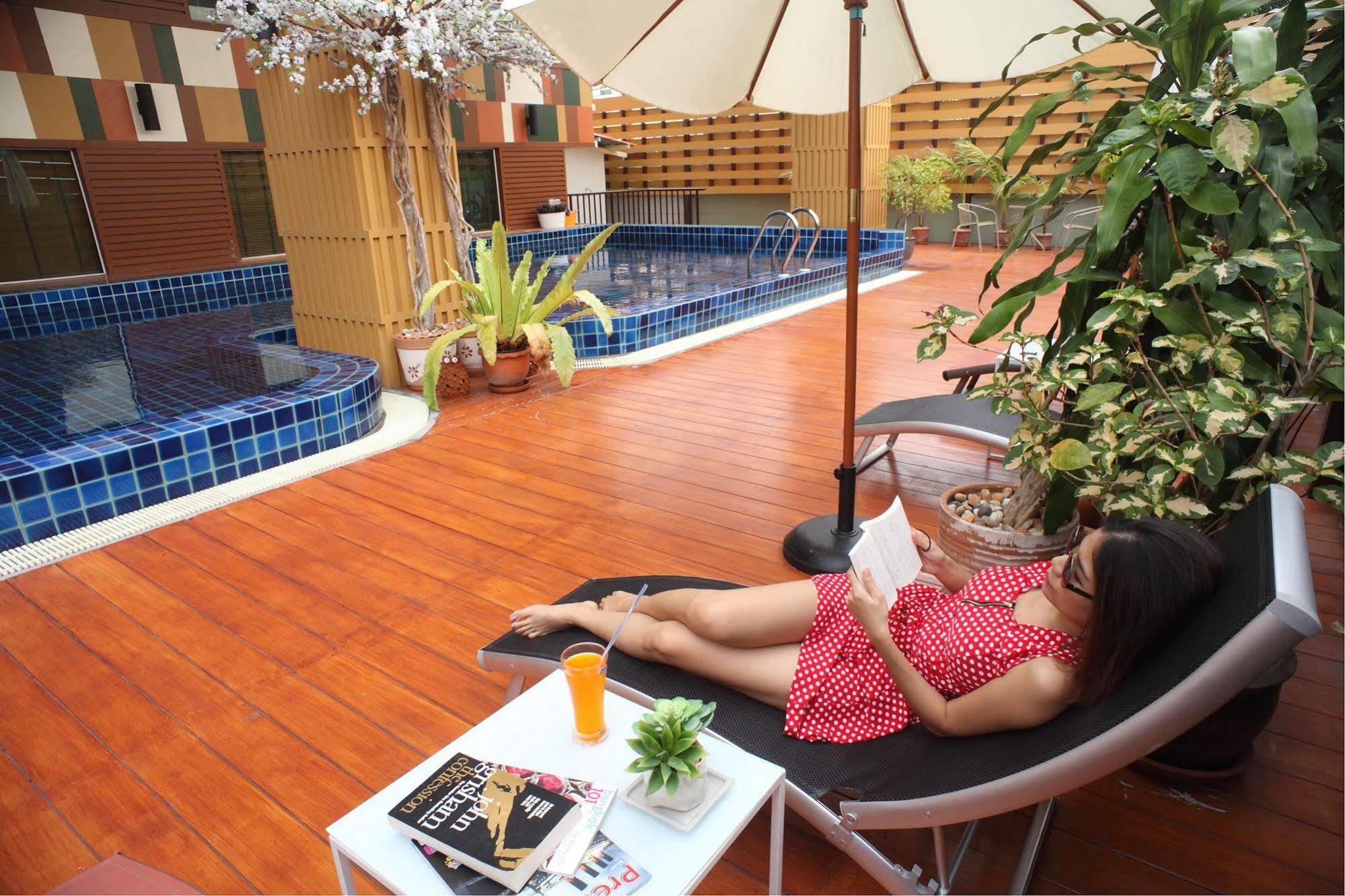 Prom Ratchada Hotel - Sha Plus Bangkok Exterior photo